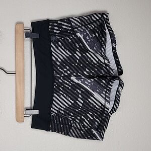 Athleta Pulse Printed Running Athletic Shorts